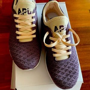 APL new sneakers size 6